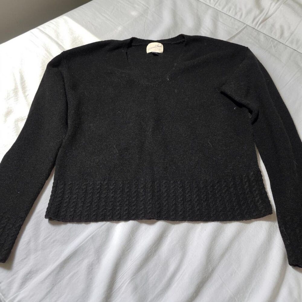 Women's Universal Thread Black Pullover Sweater XS Long Sleeve V-Neck Knit Top